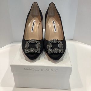 MANOLO BLAHNIK HANGISI EMBELLISHED SATIN PUMPS